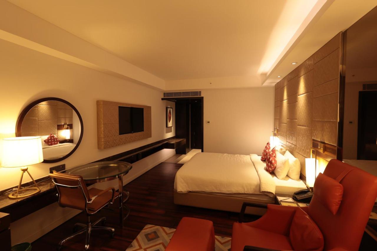 Hotel Cenneys Gateway Salem Bagian luar foto