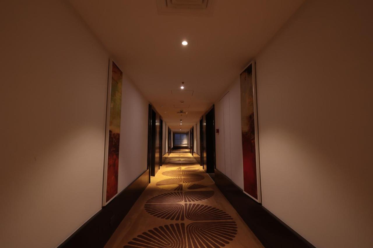 Hotel Cenneys Gateway Salem Bagian luar foto