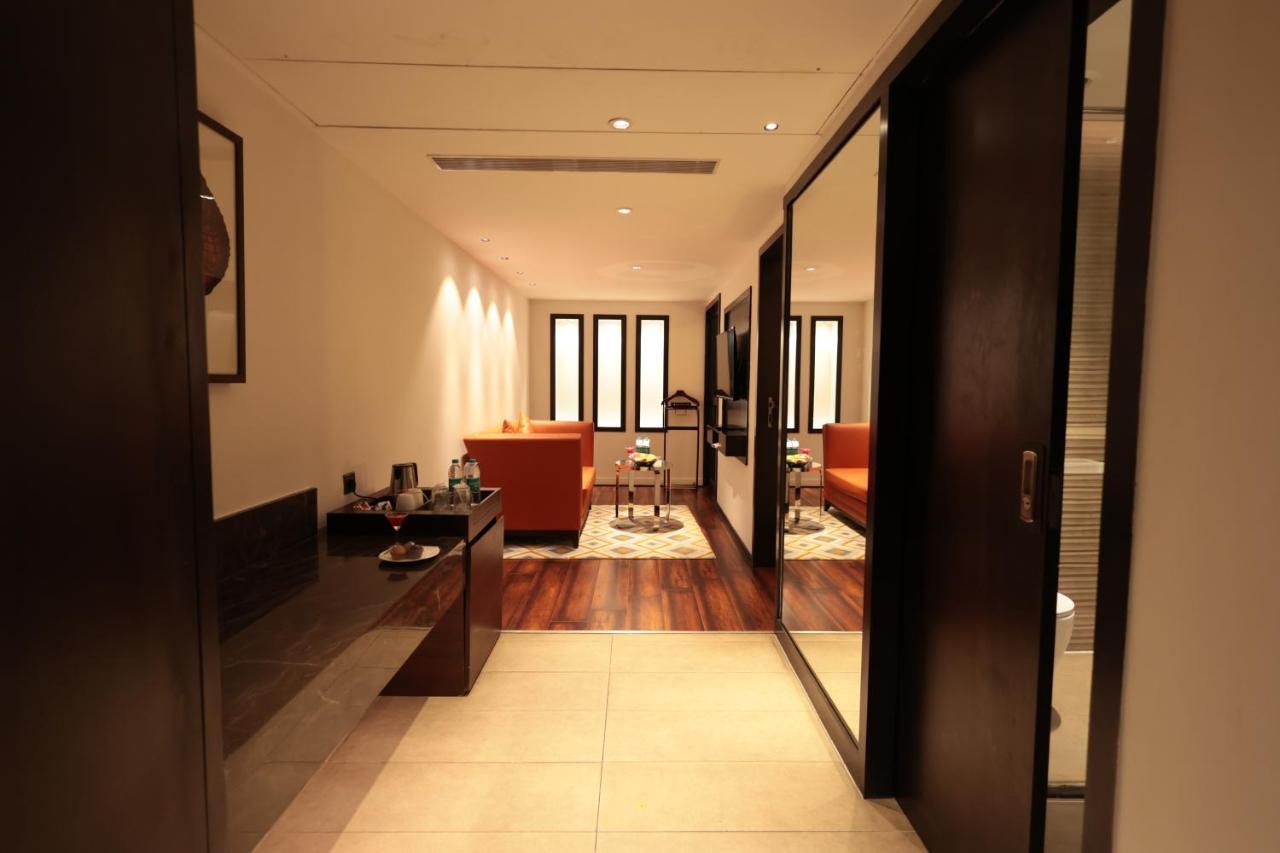 Hotel Cenneys Gateway Salem Bagian luar foto