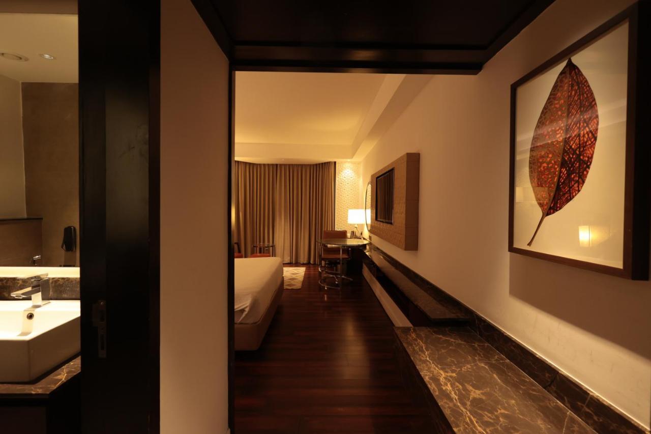 Hotel Cenneys Gateway Salem Bagian luar foto
