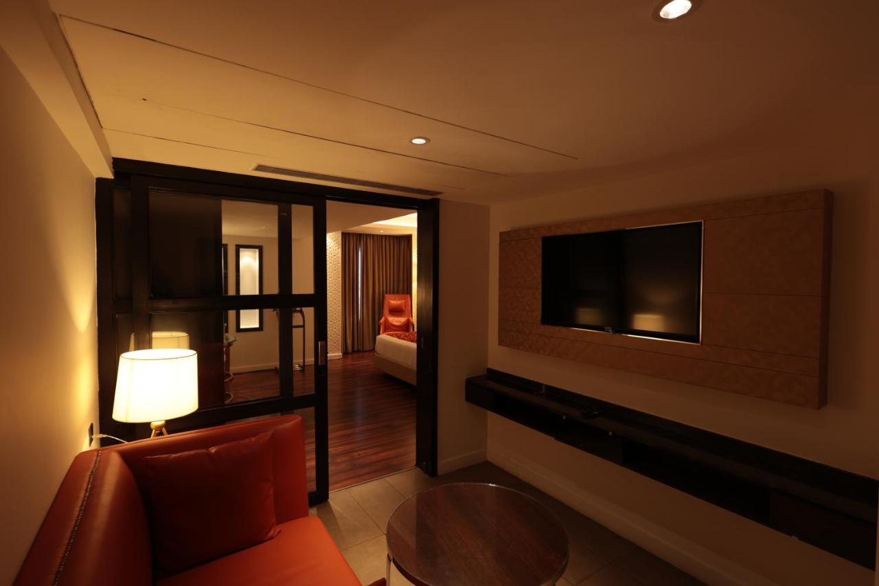 Hotel Cenneys Gateway Salem Bagian luar foto