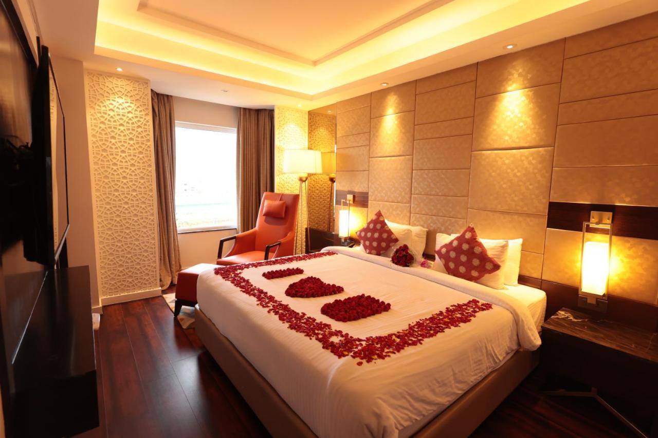 Hotel Cenneys Gateway Salem Bagian luar foto