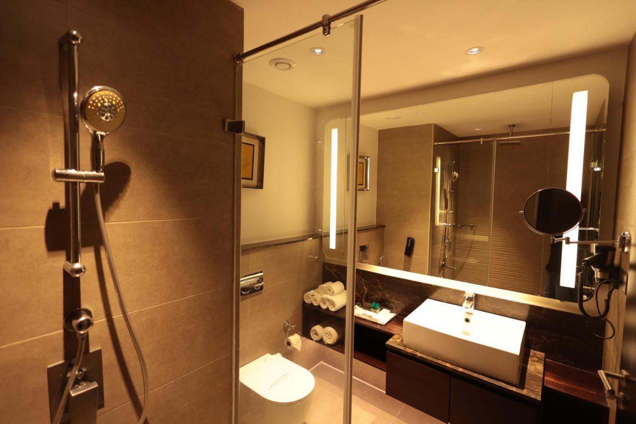 Hotel Cenneys Gateway Salem Bagian luar foto
