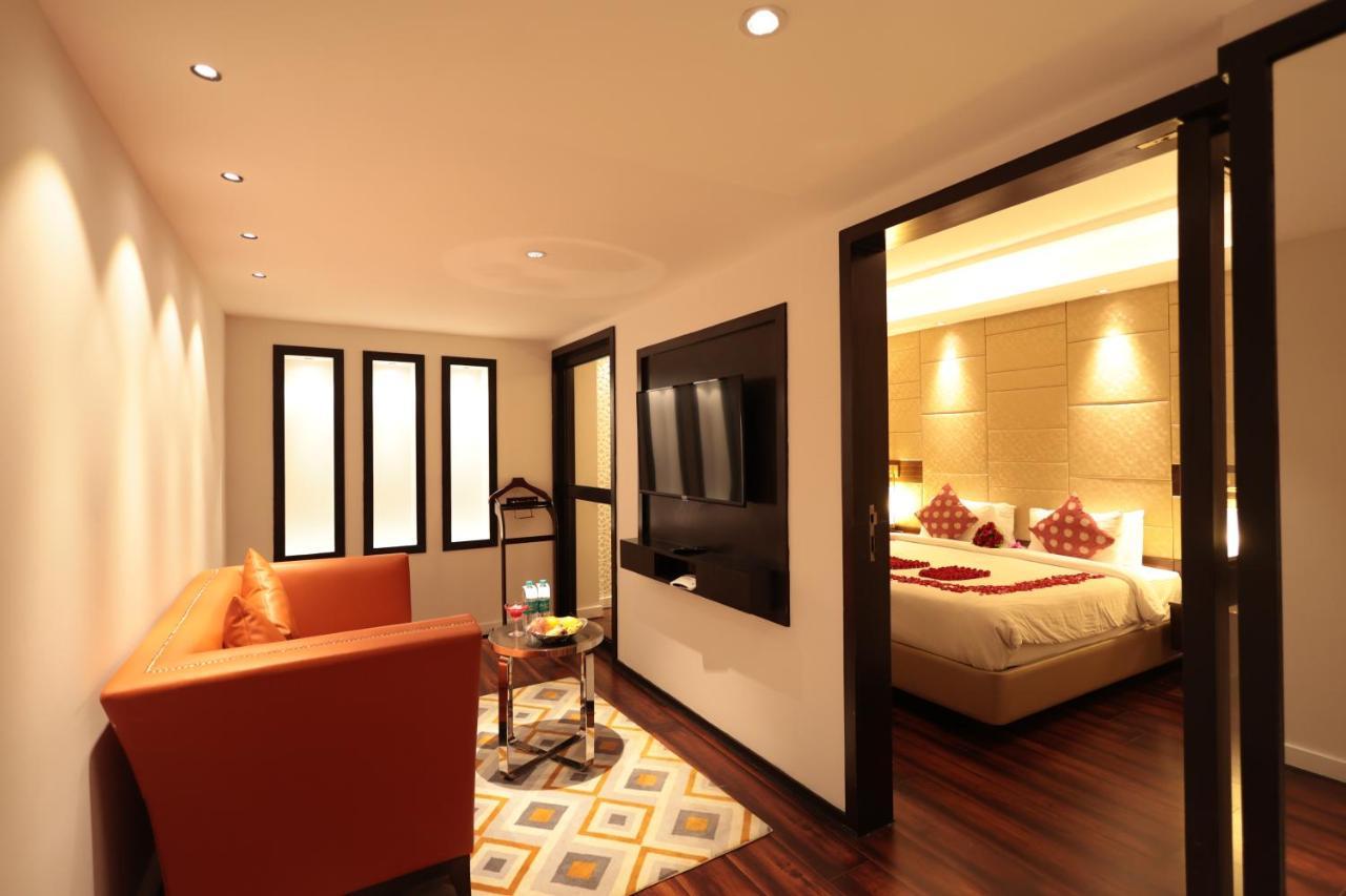 Hotel Cenneys Gateway Salem Bagian luar foto