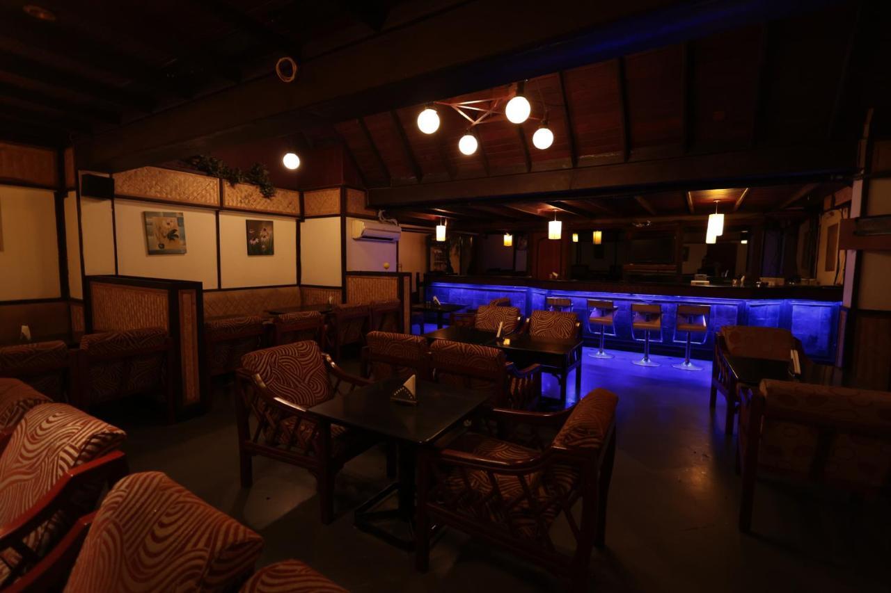 Hotel Cenneys Gateway Salem Bagian luar foto