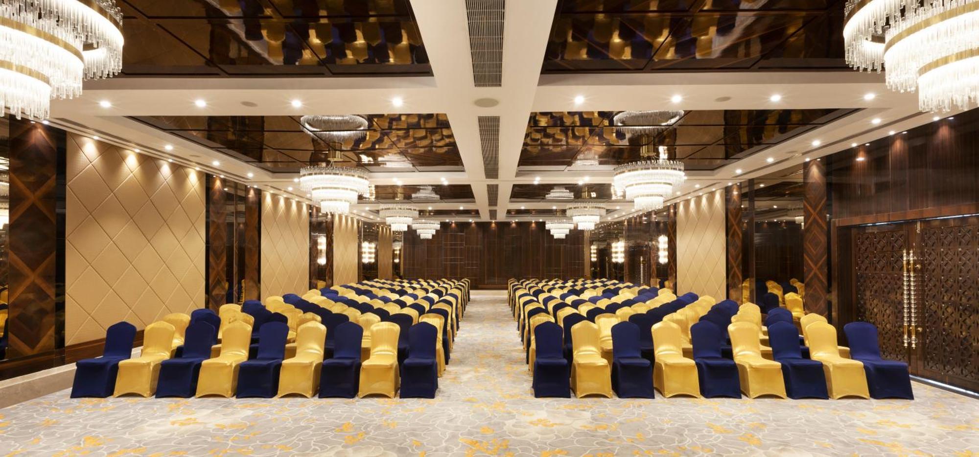 Hotel Cenneys Gateway Salem Bagian luar foto